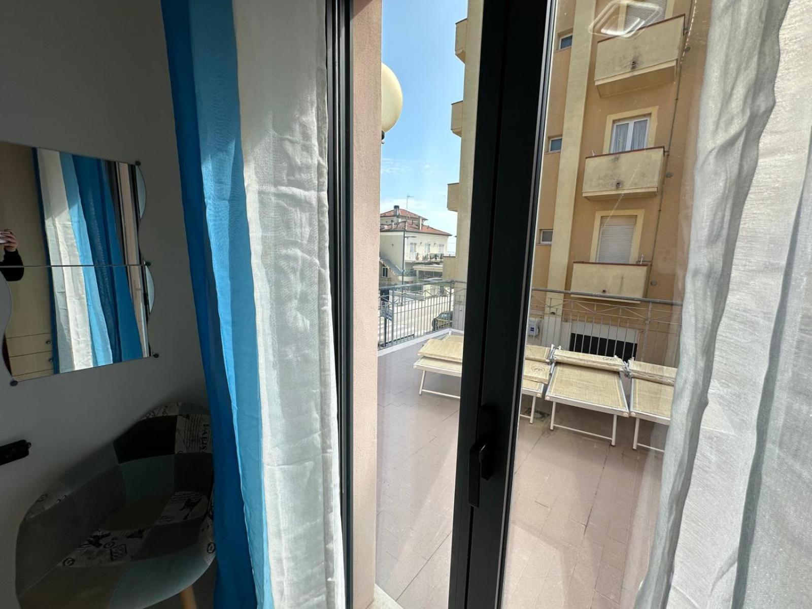 Beach House Holiday Apartments Ρίμινι Εξωτερικό φωτογραφία